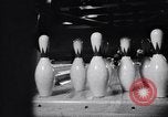 Image bowling Rochester New York USA, 1956, de la seconde 16 séquences d'archives historiques vidéo 65675035514