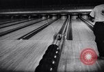 Image bowling Rochester New York USA, 1956, de la seconde 21 séquences d'archives historiques vidéo 65675035514