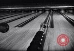 Image bowling Rochester New York USA, 1956, de la seconde 22 séquences d'archives historiques vidéo 65675035514