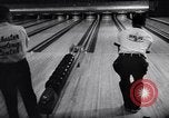 Image bowling Rochester New York USA, 1956, de la seconde 28 séquences d'archives historiques vidéo 65675035514