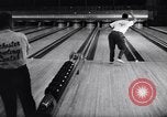 Image bowling Rochester New York USA, 1956, de la seconde 31 séquences d'archives historiques vidéo 65675035514
