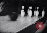 Image bowling Rochester New York USA, 1956, de la seconde 32 séquences d'archives historiques vidéo 65675035514