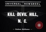 Standbild Wright Brothers Kitty Hawk North Carolina USA, 1938, aus Sekunde 3 historischem Filmmaterial Videoclip 65675035545