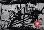 Standbild Wright Brothers Kitty Hawk North Carolina USA, 1938, aus Sekunde 22 historischem Filmmaterial Videoclip 65675035545