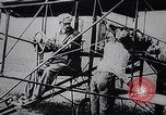 Standbild Wright Brothers Kitty Hawk North Carolina USA, 1938, aus Sekunde 26 historischem Filmmaterial Videoclip 65675035545