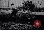 Standbild Wright Brothers Kitty Hawk North Carolina USA, 1938, aus Sekunde 28 historischem Filmmaterial Videoclip 65675035545
