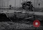 Standbild Wright Brothers Kitty Hawk North Carolina USA, 1938, aus Sekunde 29 historischem Filmmaterial Videoclip 65675035545