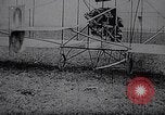 Standbild Wright Brothers Kitty Hawk North Carolina USA, 1938, aus Sekunde 30 historischem Filmmaterial Videoclip 65675035545