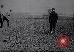 Standbild Wright Brothers Kitty Hawk North Carolina USA, 1938, aus Sekunde 34 historischem Filmmaterial Videoclip 65675035545