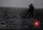 Standbild Wright Brothers Kitty Hawk North Carolina USA, 1938, aus Sekunde 36 historischem Filmmaterial Videoclip 65675035545