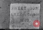 Image AME sweet gum L'église Zion Tuskegee Alabama USA, 1935, de la seconde 8 séquences d'archives historiques vidéo 65675035573