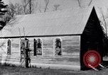 Image AME sweet gum L'église Zion Tuskegee Alabama USA, 1935, de la seconde 11 séquences d'archives historiques vidéo 65675035573