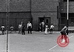 Standbild 1930er Jahre afroamerikanische Kinder Harlem New York City USA, 1939, aus Sekunde 1 historischem Filmmaterial Videoclip 65675035581