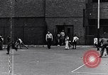 Standbild 1930er Jahre afroamerikanische Kinder Harlem New York City USA, 1939, aus Sekunde 4 historischem Filmmaterial Videoclip 65675035581