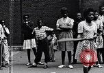 Standbild 1930er Jahre afroamerikanische Kinder Harlem New York City USA, 1939, aus Sekunde 14 historischem Filmmaterial Videoclip 65675035581