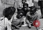 Standbild 1930er Jahre afroamerikanische Kinder Harlem New York City USA, 1939, aus Sekunde 19 historischem Filmmaterial Videoclip 65675035581