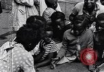 Standbild 1930er Jahre afroamerikanische Kinder Harlem New York City USA, 1939, aus Sekunde 20 historischem Filmmaterial Videoclip 65675035581
