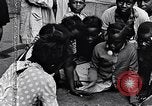 Standbild 1930er Jahre afroamerikanische Kinder Harlem New York City USA, 1939, aus Sekunde 25 historischem Filmmaterial Videoclip 65675035581