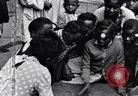 Standbild 1930er Jahre afroamerikanische Kinder Harlem New York City USA, 1939, aus Sekunde 27 historischem Filmmaterial Videoclip 65675035581
