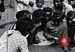 Standbild 1930er Jahre afroamerikanische Kinder Harlem New York City USA, 1939, aus Sekunde 28 historischem Filmmaterial Videoclip 65675035581