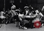 Standbild 1930er Jahre afroamerikanische Kinder Harlem New York City USA, 1939, aus Sekunde 30 historischem Filmmaterial Videoclip 65675035581