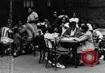 Standbild 1930er Jahre afroamerikanische Kinder Harlem New York City USA, 1939, aus Sekunde 31 historischem Filmmaterial Videoclip 65675035581