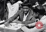 Standbild 1930er Jahre afroamerikanische Kinder Harlem New York City USA, 1939, aus Sekunde 37 historischem Filmmaterial Videoclip 65675035581