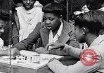 Standbild 1930er Jahre afroamerikanische Kinder Harlem New York City USA, 1939, aus Sekunde 44 historischem Filmmaterial Videoclip 65675035581