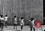 Standbild Lehre Kinder im Harlem Tag Camp Harlem New York City USA, 1939, aus Sekunde 3 historischem Filmmaterial Videoclip 65675035582