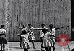 Standbild Lehre Kinder im Harlem Tag Camp Harlem New York City USA, 1939, aus Sekunde 8 historischem Filmmaterial Videoclip 65675035582
