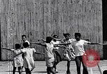 Standbild Lehre Kinder im Harlem Tag Camp Harlem New York City USA, 1939, aus Sekunde 10 historischem Filmmaterial Videoclip 65675035582