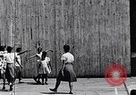 Standbild Lehre Kinder im Harlem Tag Camp Harlem New York City USA, 1939, aus Sekunde 21 historischem Filmmaterial Videoclip 65675035582