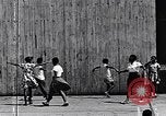 Standbild Lehre Kinder im Harlem Tag Camp Harlem New York City USA, 1939, aus Sekunde 33 historischem Filmmaterial Videoclip 65675035582