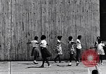 Standbild Lehre Kinder im Harlem Tag Camp Harlem New York City USA, 1939, aus Sekunde 37 historischem Filmmaterial Videoclip 65675035582