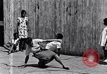 Standbild Lehre Kinder im Harlem Tag Camp Harlem New York City USA, 1939, aus Sekunde 54 historischem Filmmaterial Videoclip 65675035582