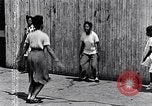 Standbild Lehre Kinder im Harlem Tag Camp Harlem New York City USA, 1939, aus Sekunde 62 historischem Filmmaterial Videoclip 65675035582