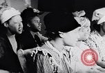 Standbild Afrikanische amerikanische Kirche Service 1940 s United States USA, 1949, aus Sekunde 19 historischem Filmmaterial Videoclip 65675035586