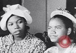 Standbild Afrikanische amerikanische Kirche Service 1940 s United States USA, 1949, aus Sekunde 24 historischem Filmmaterial Videoclip 65675035586