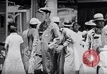 Immagine di Popoli afroamericani nella città di Alabama negli anni quaranta United States USA, 1949, secondo 48 filmato di repertorio 65675035587