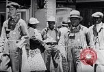 Immagine di Popoli afroamericani nella città di Alabama negli anni quaranta United States USA, 1949, secondo 49 filmato di repertorio 65675035587
