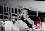 Standbild Kinder im Waisenhaus United States USA, 1949, aus Sekunde 22 historischem Filmmaterial Videoclip 65675035588
