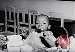 Standbild Kinder im Waisenhaus United States USA, 1949, aus Sekunde 25 historischem Filmmaterial Videoclip 65675035588