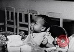 Standbild Kinder im Waisenhaus United States USA, 1949, aus Sekunde 29 historischem Filmmaterial Videoclip 65675035588