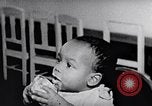 Standbild Kinder im Waisenhaus United States USA, 1949, aus Sekunde 32 historischem Filmmaterial Videoclip 65675035588