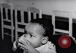 Standbild Kinder im Waisenhaus United States USA, 1949, aus Sekunde 33 historischem Filmmaterial Videoclip 65675035588