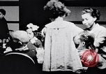 Standbild Kinder im Waisenhaus United States USA, 1949, aus Sekunde 52 historischem Filmmaterial Videoclip 65675035588