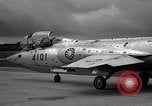 Standbild F-104 Flugzeug Taiwan Kuang Kuan Air Base, 1960, aus Sekunde 54 historischem Filmmaterial Videoclip 65675035613