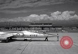 Standbild F-104 Flugzeug Taiwan Kuang Kuan Air Base, 1960, aus Sekunde 43 historischem Filmmaterial Videoclip 65675035617
