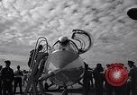 Image F-104 avion Taiwan Kuang Kuan base aérienne, 1960, de la seconde 6 séquences d'archives historiques vidéo 65675035618
