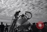 Image F-104 avion Taiwan Kuang Kuan base aérienne, 1960, de la seconde 9 séquences d'archives historiques vidéo 65675035618
